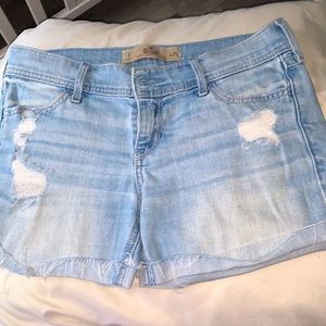I am selling these midi shorts that don’t fit me any more